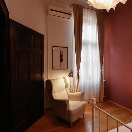 Savoya Flat In The Center